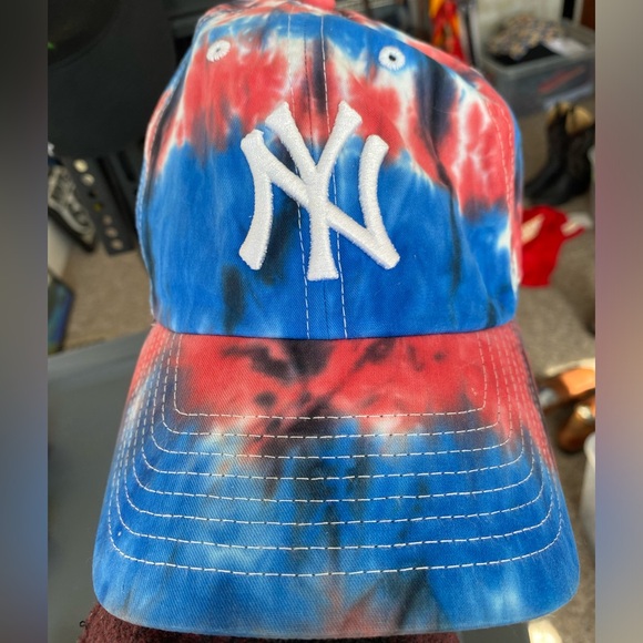 Accessories - '47 Brand NEW YORK YANKEES MLB Strapback Baseball Hat Cap Clean Up Blue TIE DYE